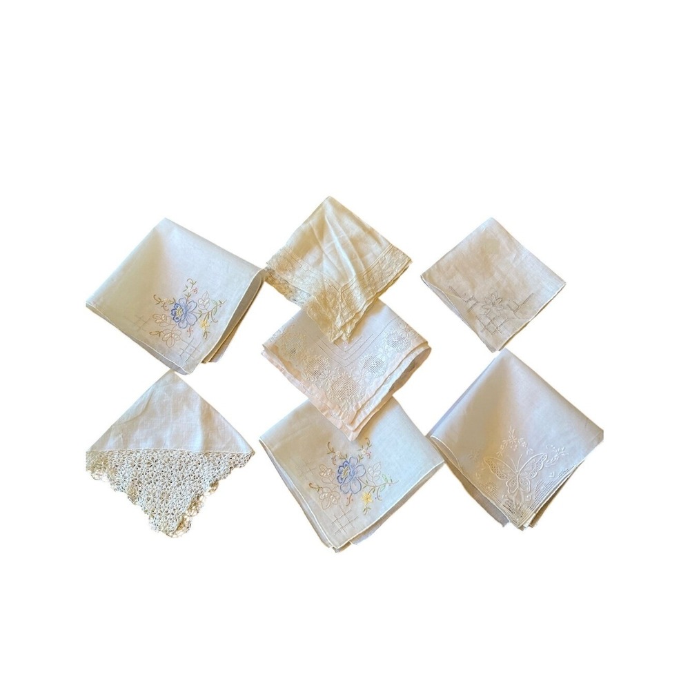 Handkerchief Set of 7 Embroidered Floral & Lace Details Feminine Wedding Decor‎